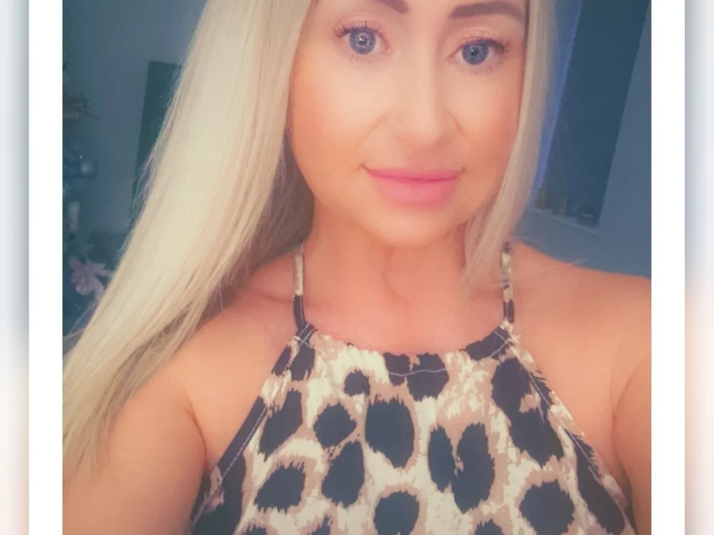 BustyMilf69 Offline Chatraum