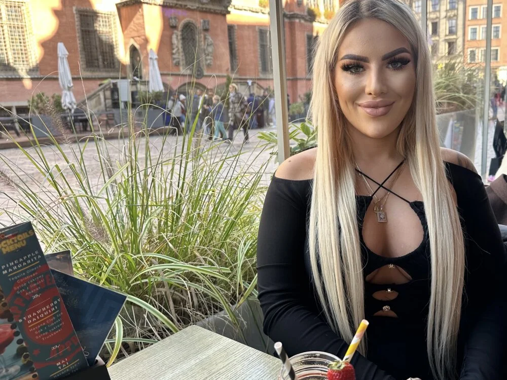 Офлайн-чат XXX BlondLeyla