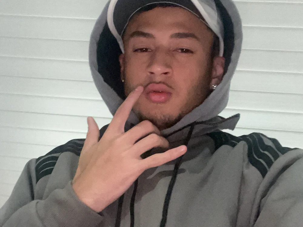 pretindotado77 offline XXX-chat