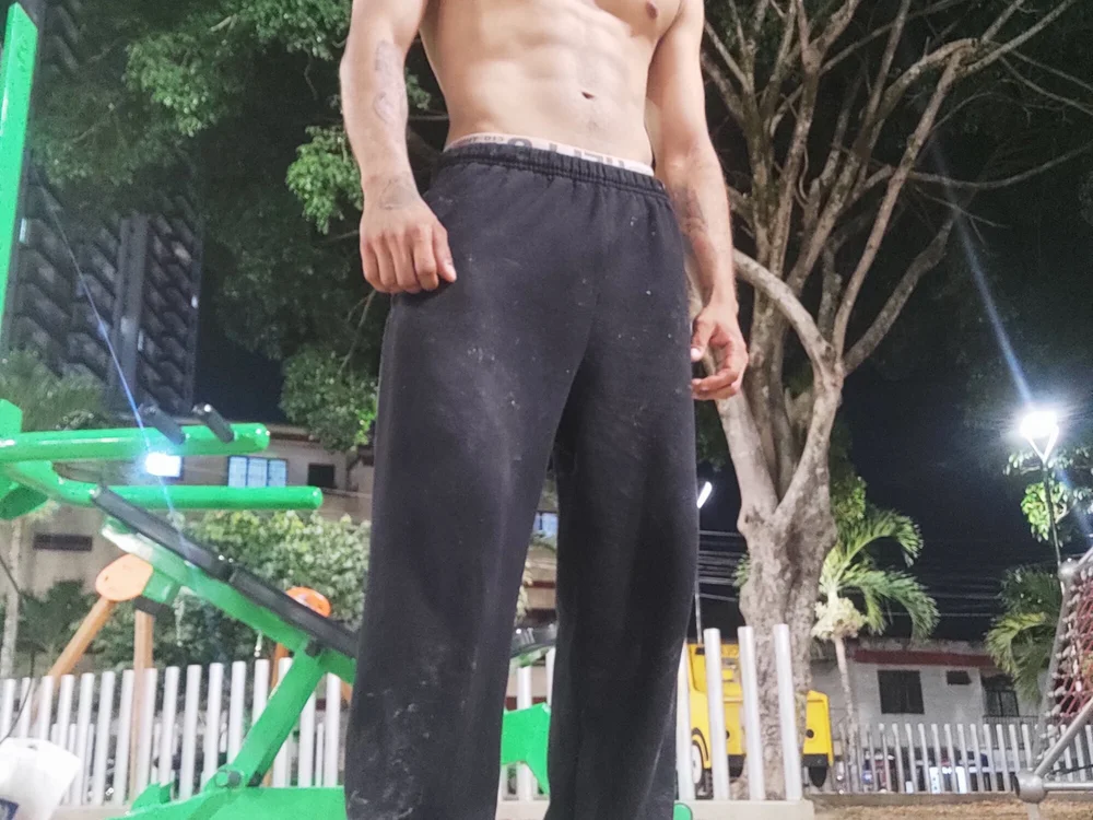 Davidtxx77 Chat XXX offline