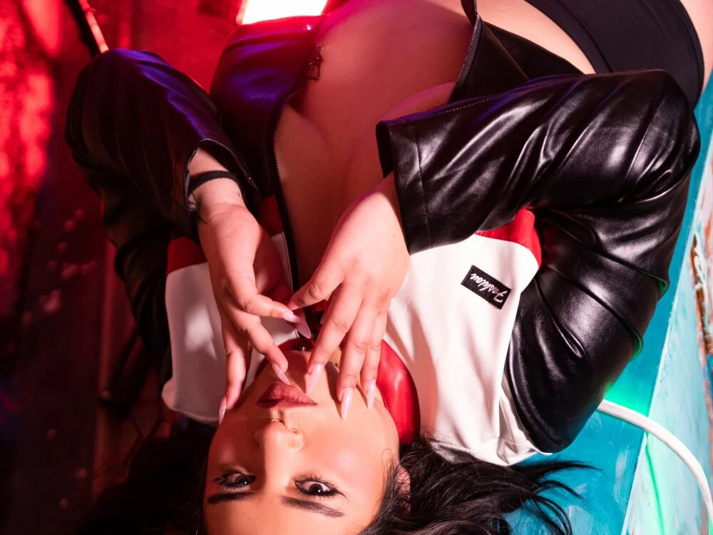 chloe_bonnet's Offline XXX Chat