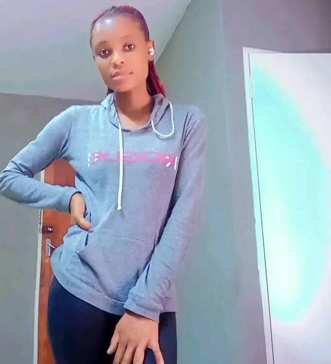 Royal_Beehive 離線 XXX 聊天