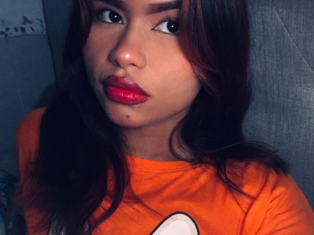 Victoria_looeh's Offline Chat Room