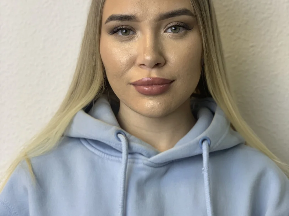 KateBIare's Offline Chat Room