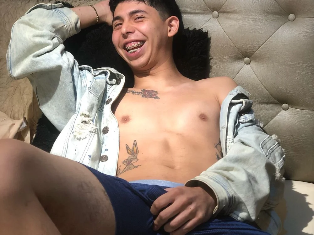 mikebunny_'s Offline XXX Chat