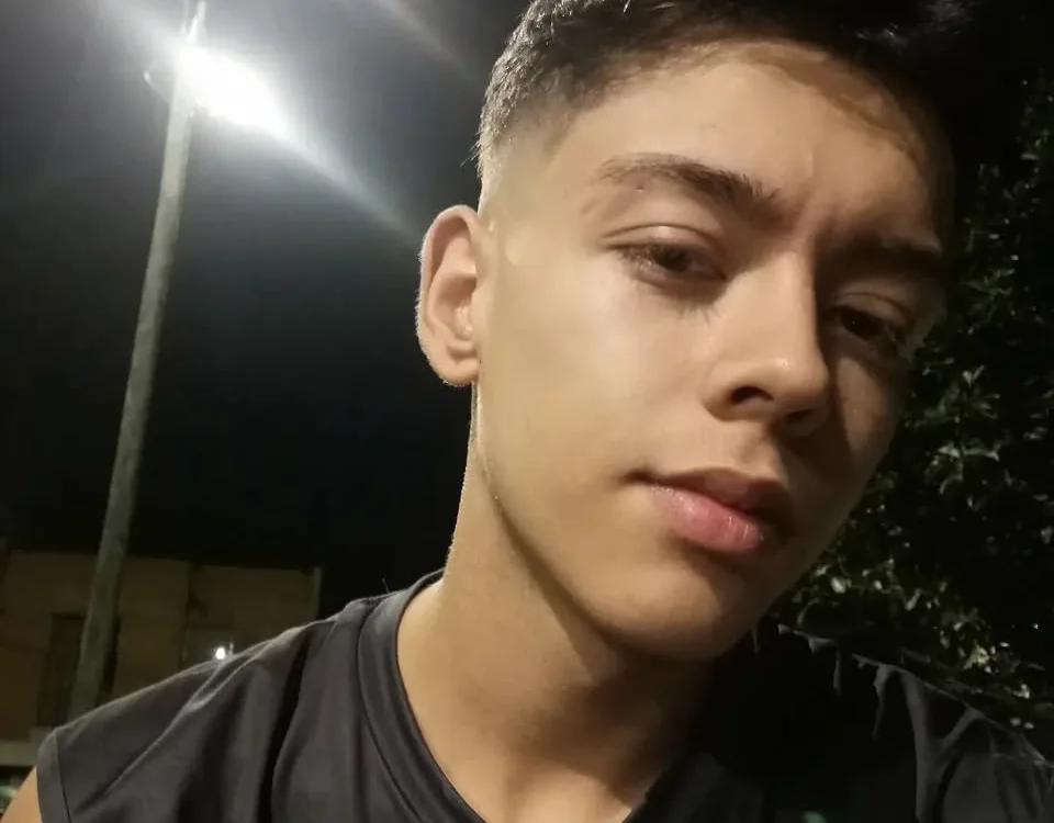 Tyler_lions Offline XXX-chat