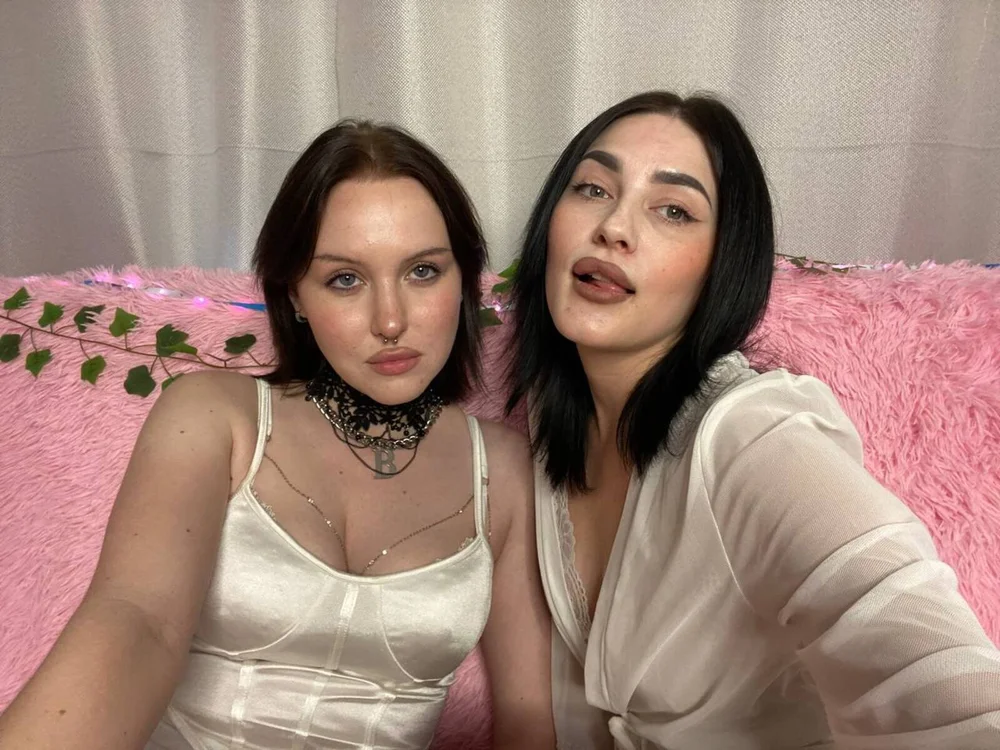 DevonaEmbury's Offline Chat Room