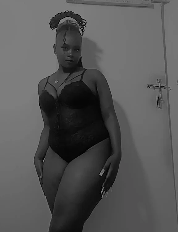 دردشة BLACKBARBIEx02 الجنسية دون اتصال