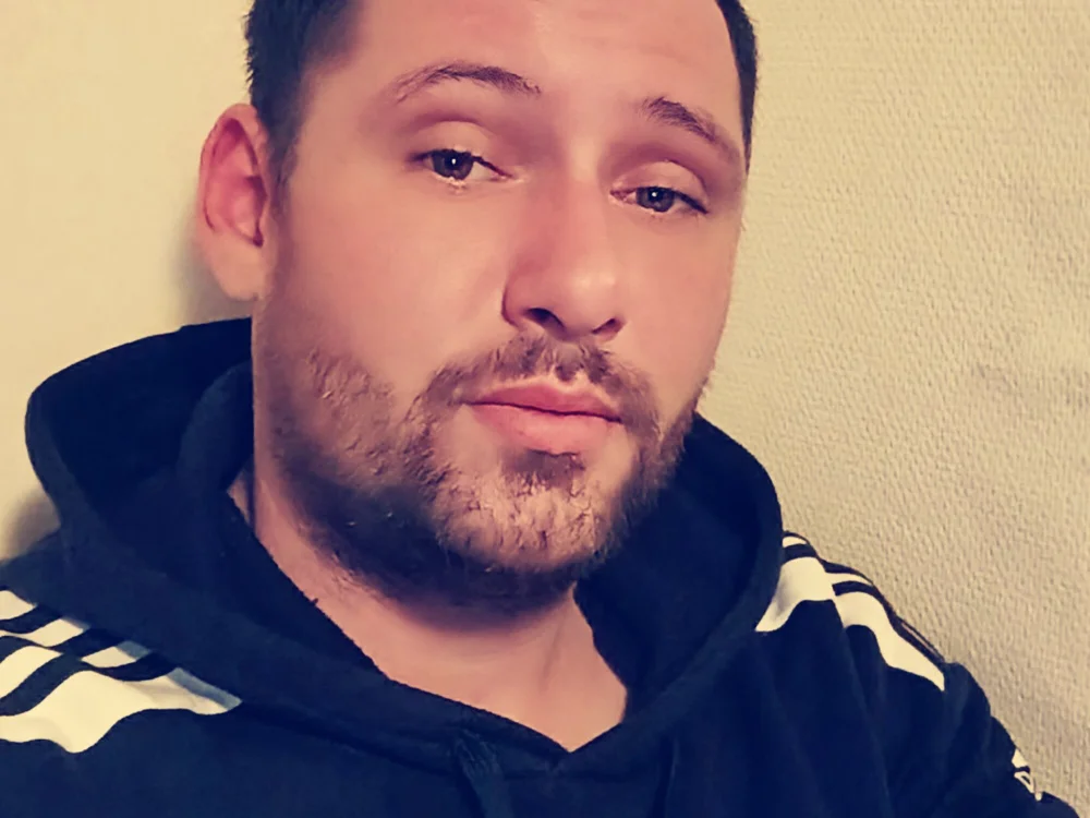 Offline chatovací místnost Csurierik