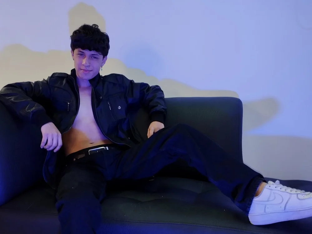 Axel_evanss1 Offline Chatraum