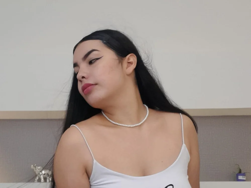 susiecollins' Offline XXX Chat