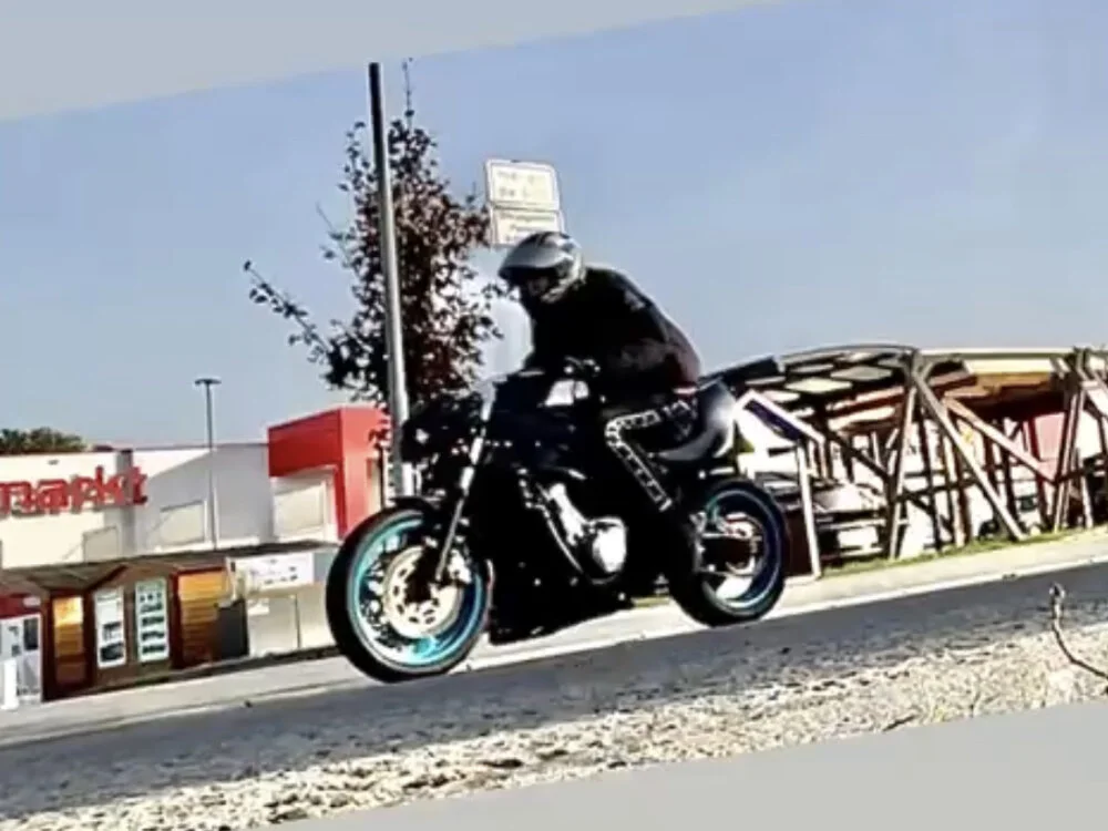 Leno666 Obrolan XXX Offline