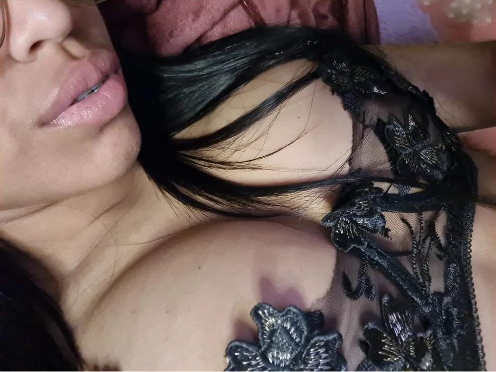 Lilith_BrunetteQueen offline chatrum
