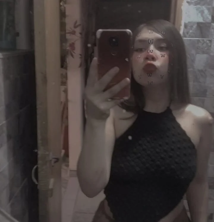 Alaia_wish Offline XXX-Chat