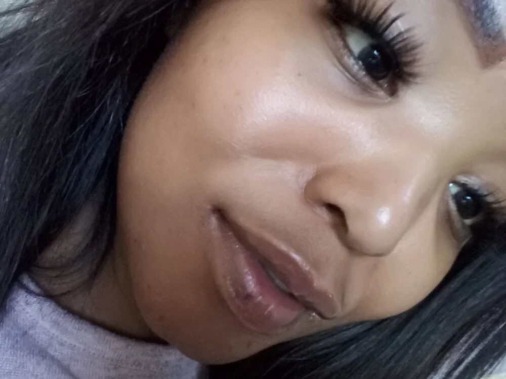 BUSTYLICOUS Chat XXX Ngoại tuyến