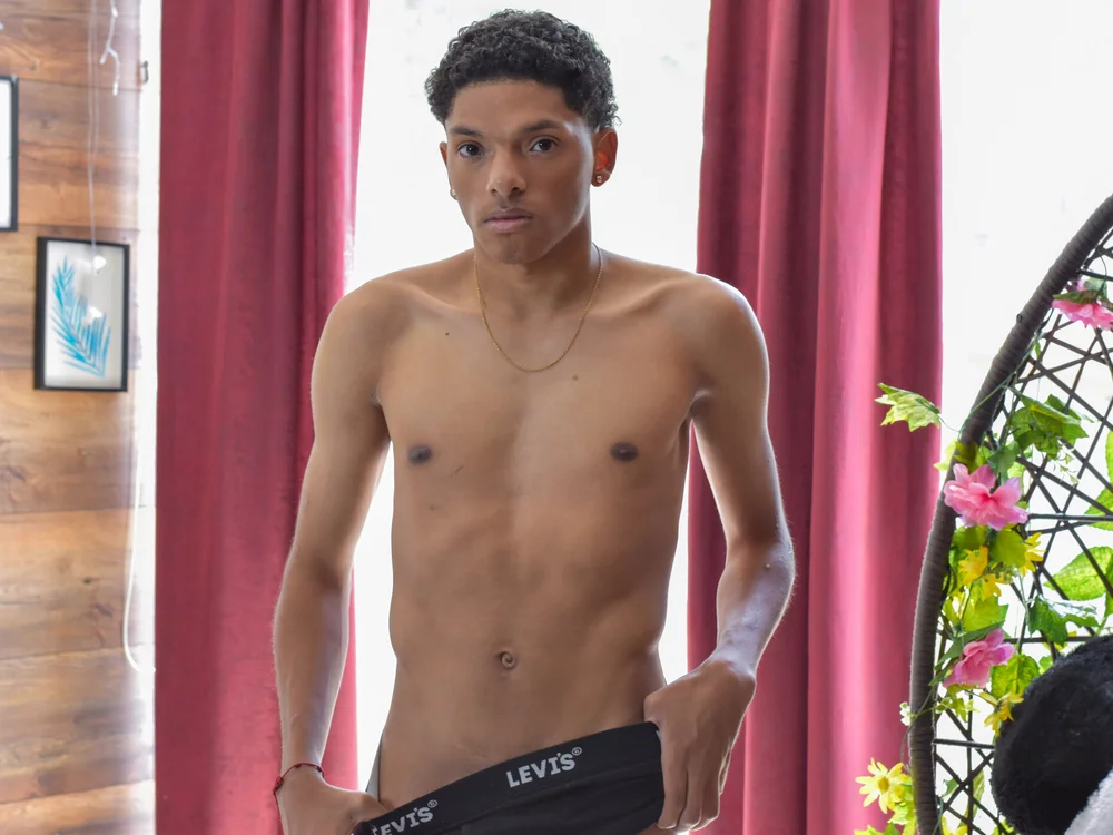 Offline XXX chat modela AndySinss