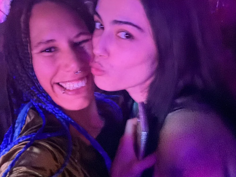 Chat +18 off-line de HighEndHotties