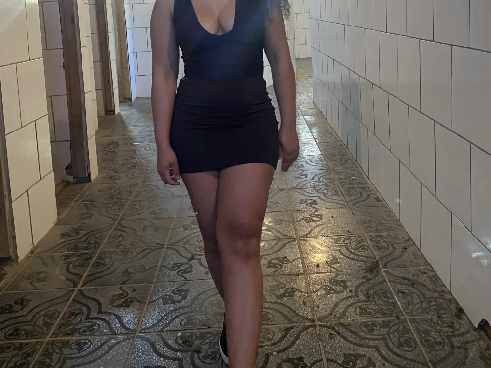 JuSantos270703 Offline XXX Chat