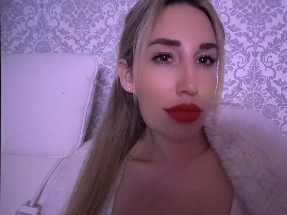 JuliaPrivatn Offline XXX chat