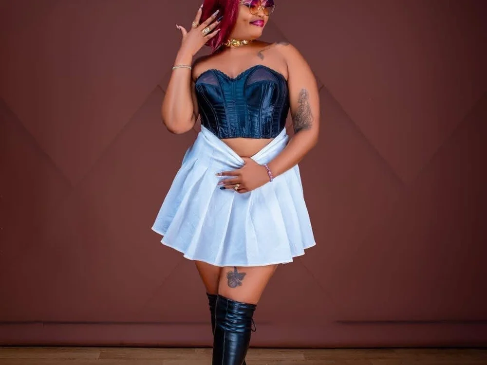 Ladym_001's Offline XXX Chat