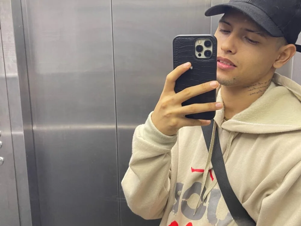 Offline XXX chat modela Matheoo_