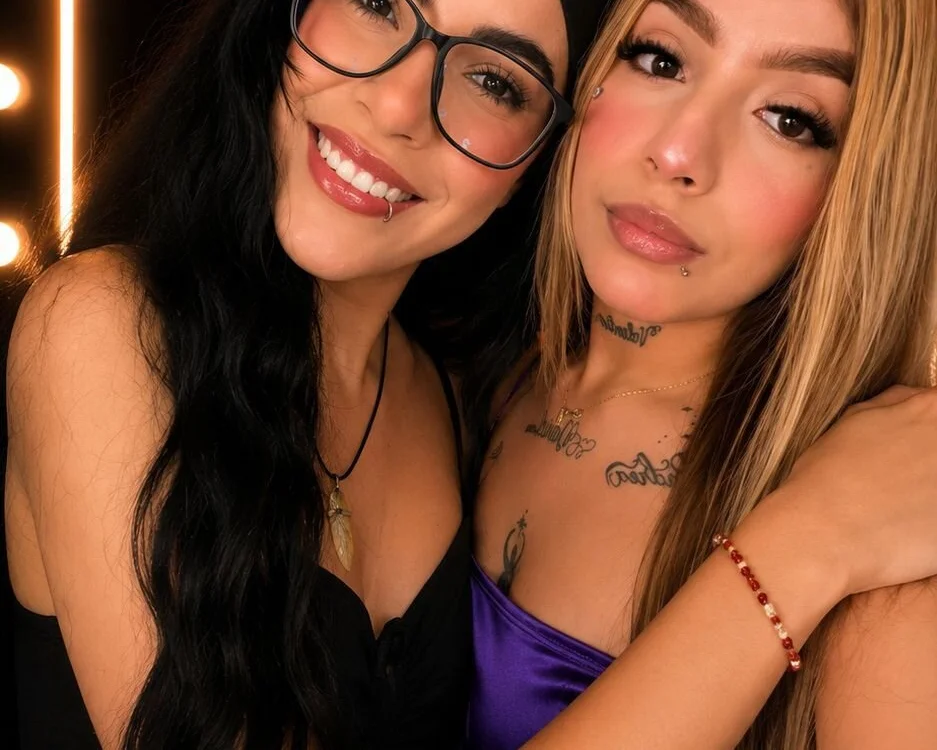 anais_victoria_'s Offline Chat Room