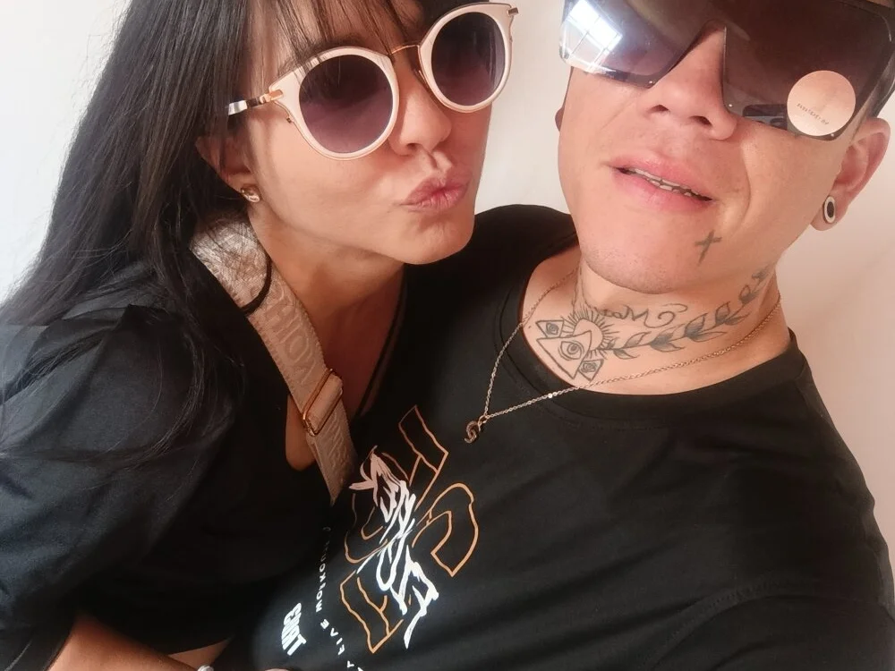 Dangerous_couple_'s Offline XXX Chat