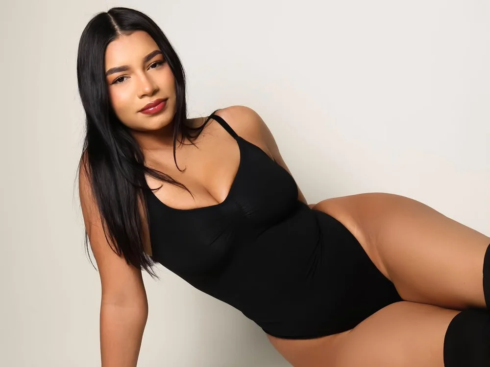 naomygomez_'s cam snapshot