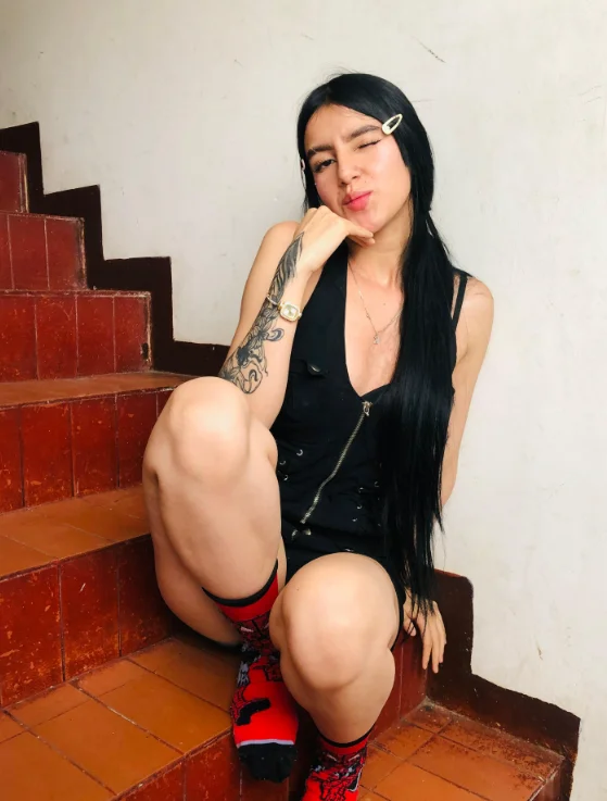 lilies_ Adlı Modelin Çevrimdışı Sohbet Odası