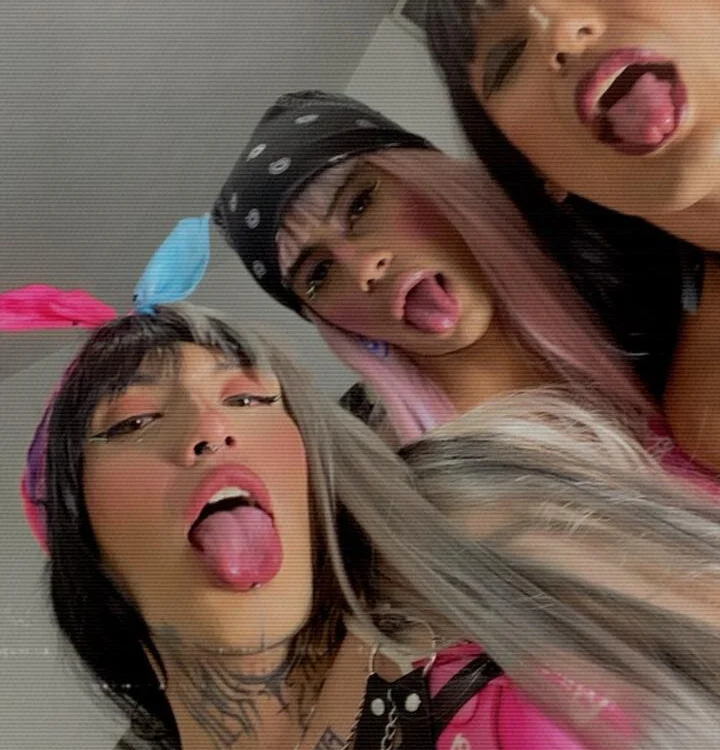 partty_trans' Offline Chat Room