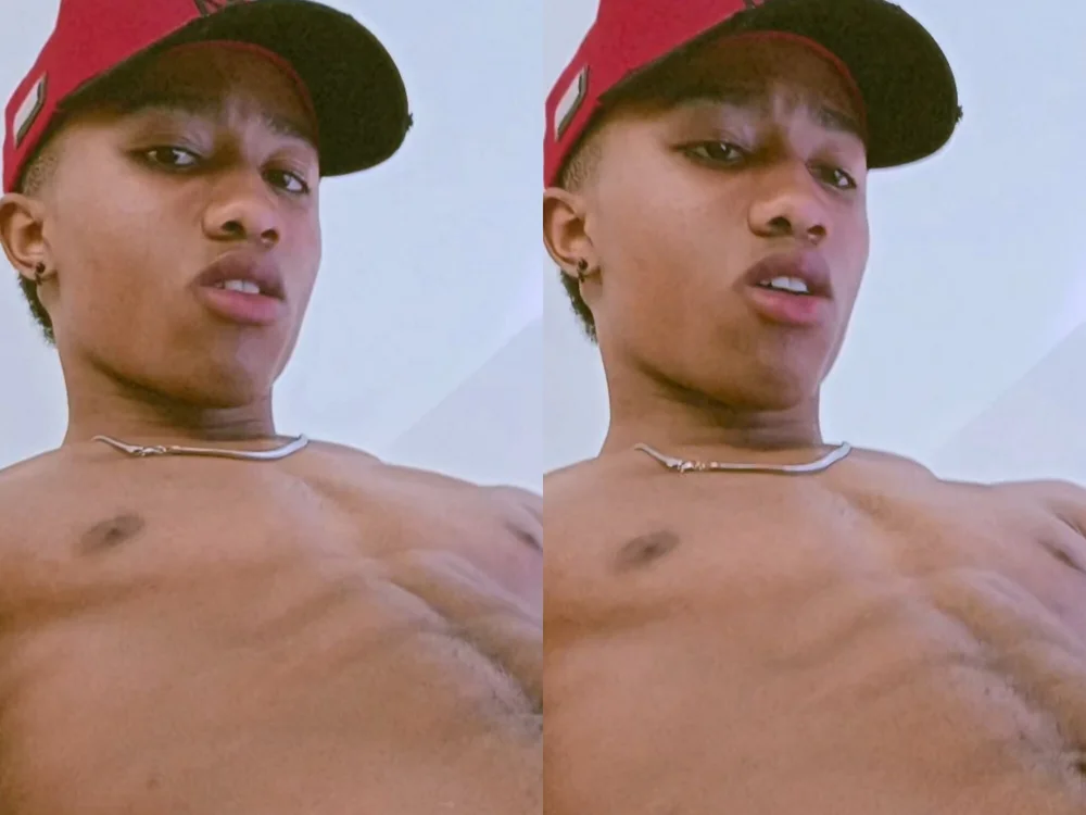_Hot_boy_'s Offline Chat Room
