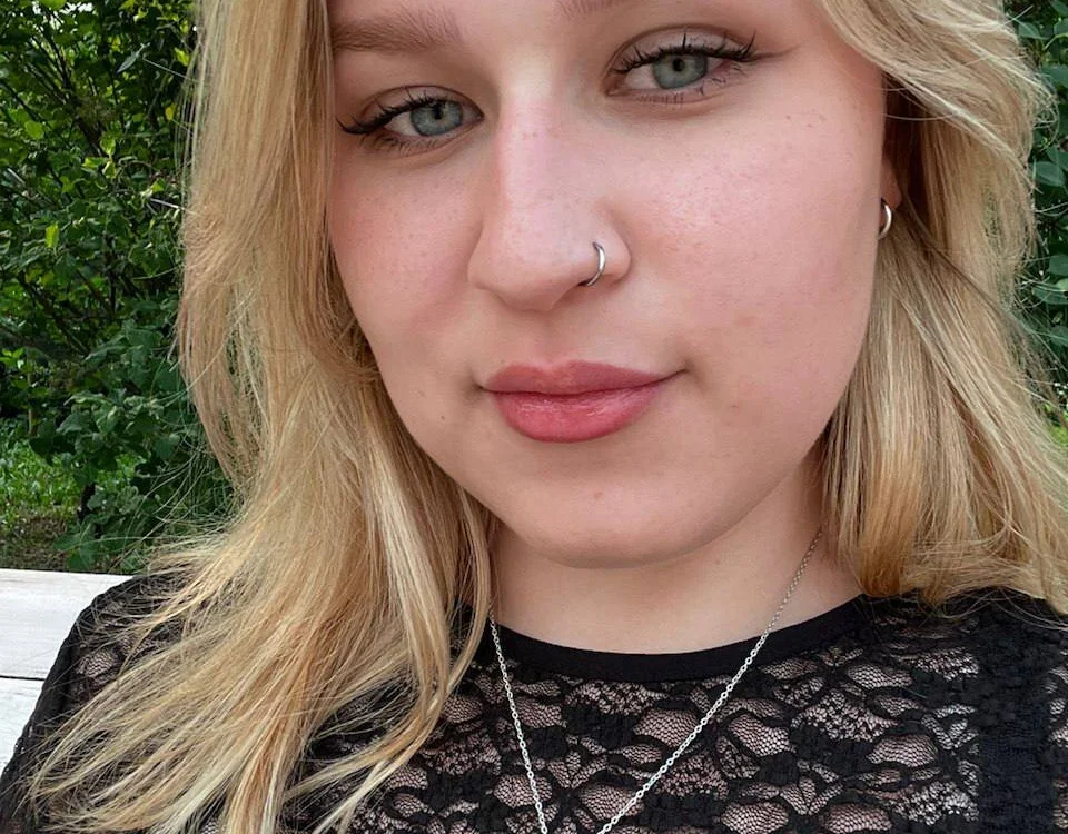 IvonneClaar অফলাইন XXX চ্যাট