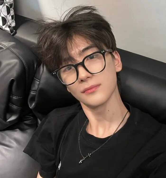 Minh_Khazzz Obrolan XXX Offline