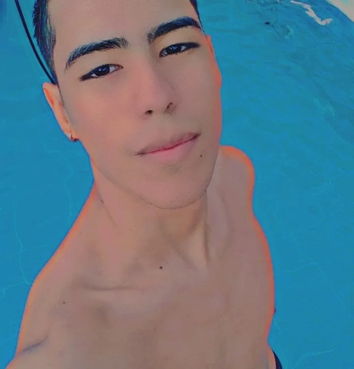 Jhonny_LatinBoy offline chatrum