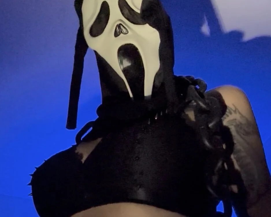 Pasithea88: офлайн-секс-чат