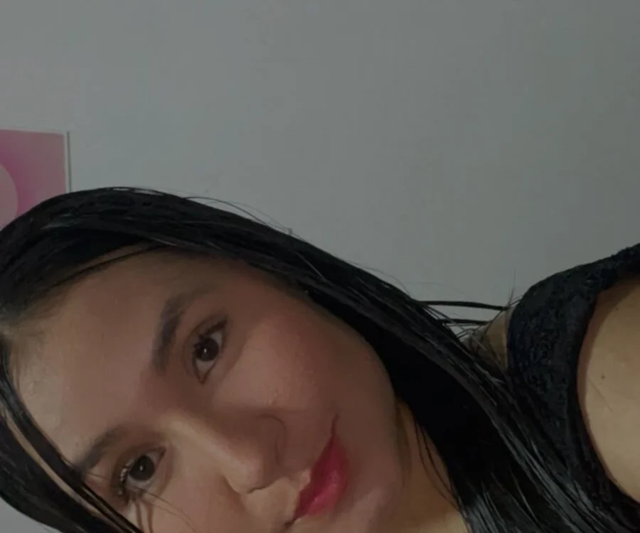 camille_rose19's Offline XXX Chat