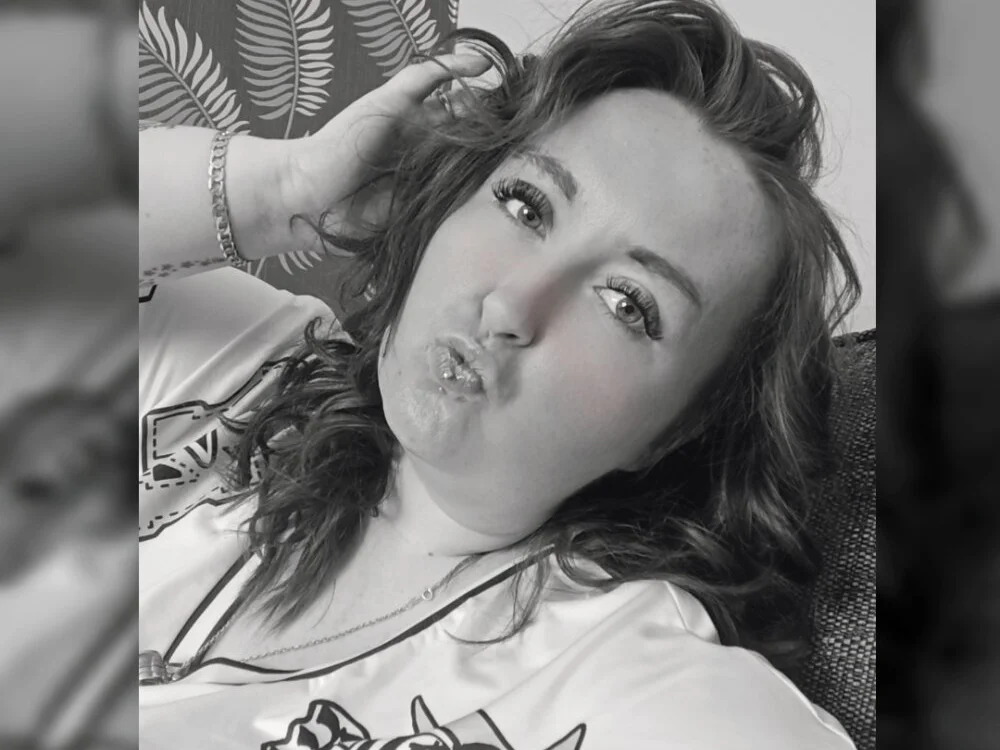 Czat XXX offline – CurvyLicious_LucyX