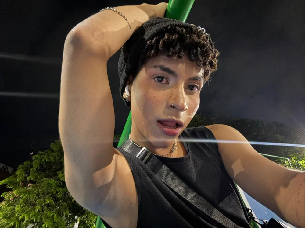 แชท XXX ออฟไลน์ของ AlejandroCurls
