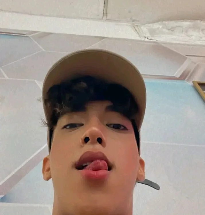 Офлайн-чат XXX Khloe_Ferrer