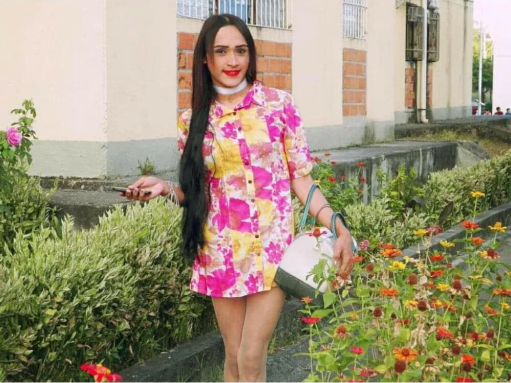 Penelopee22cm Chat XXX Ngoại tuyến