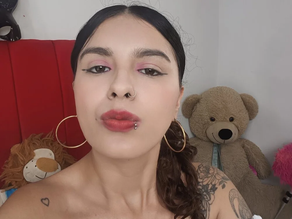 Mar_Ken Adlı Modelin Çevrimdışı XXX Sohbeti