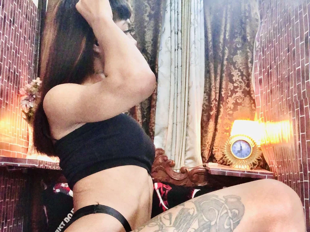 ELLIZABETHFORCUMx offline chatrum