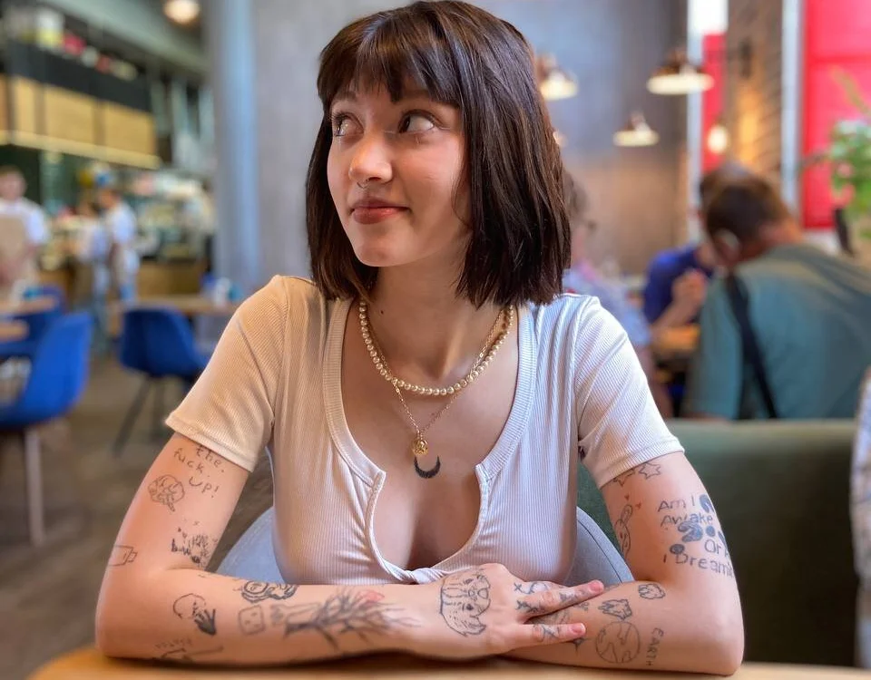 ZaraCarty's Offline Chat Room