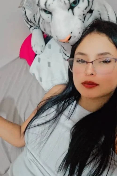 Katty_Lopez's Offline Chat Room