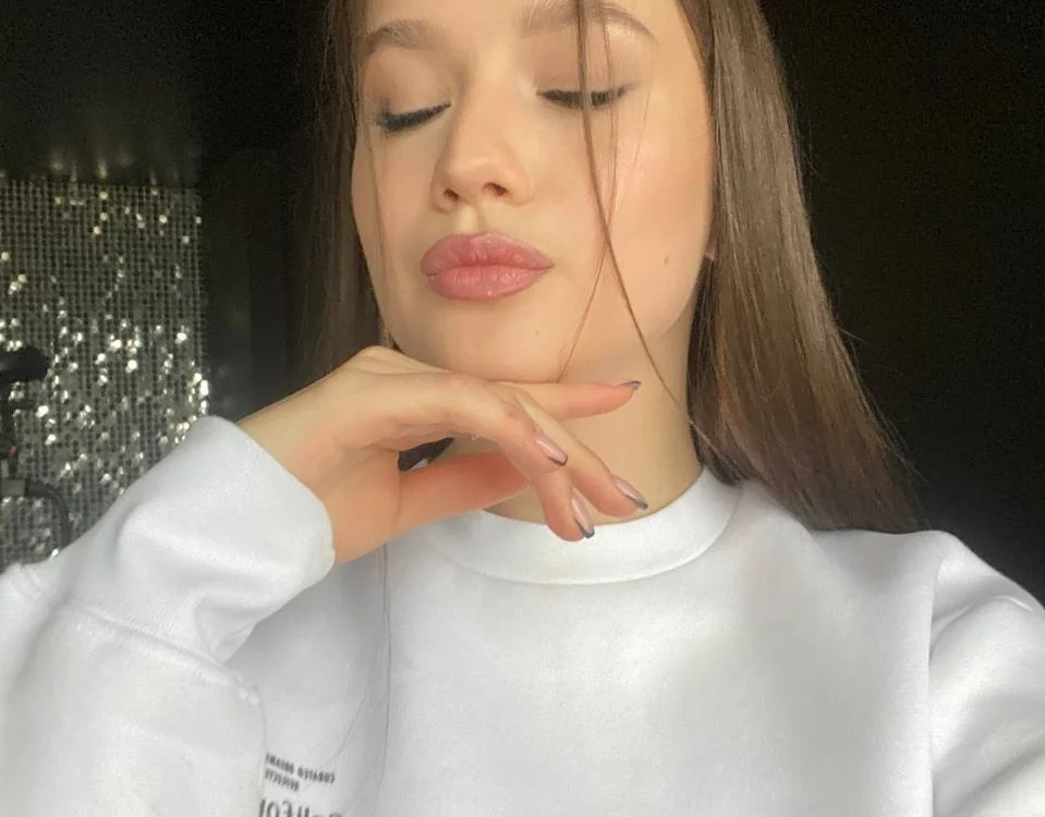 LisaLeev's Offline XXX Chat