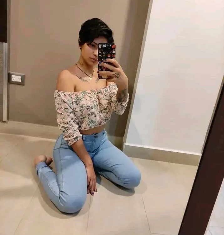 Offline chatovací místnost CamiixHot7