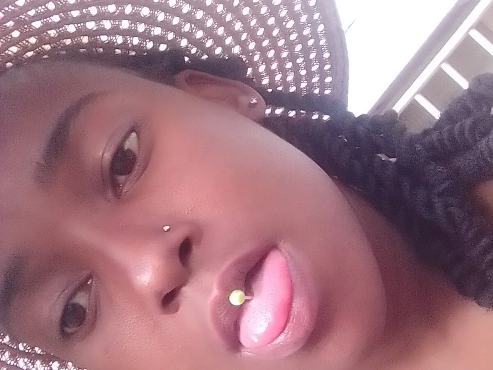 Mambally01 Offline Chatraum