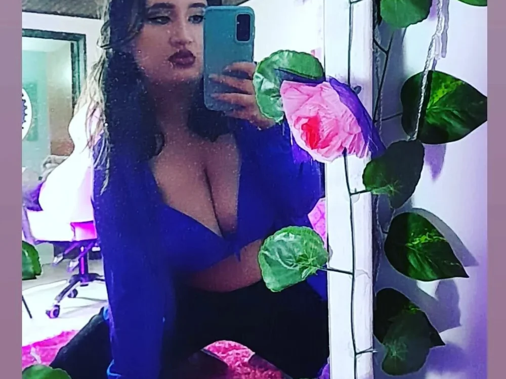 EmmaaPink_'s Offline XXX Chat