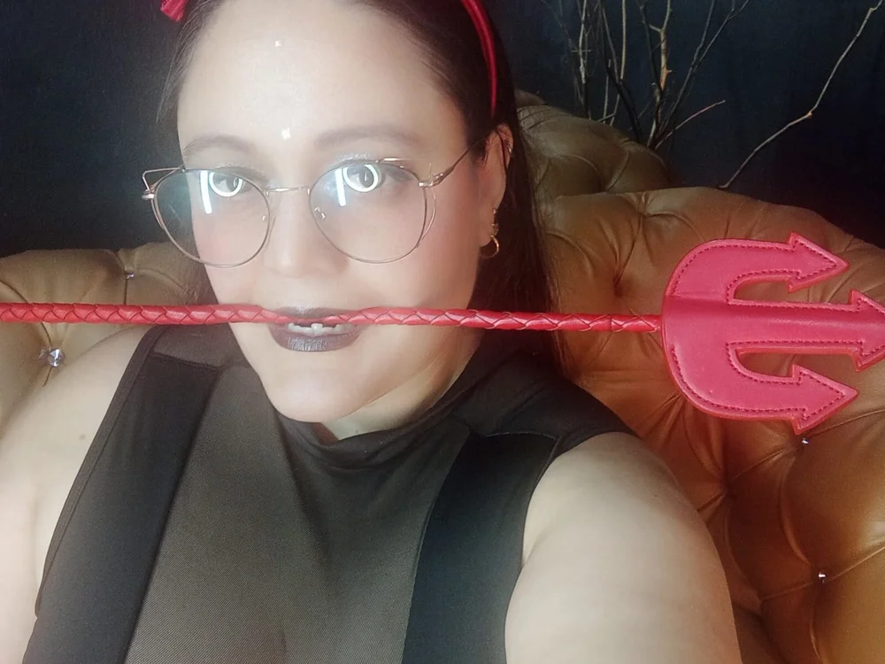 kassandra_w's Offline XXX Chat