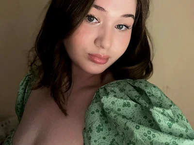 Little_SweetBunny Female Sexting Live Webcam Strip